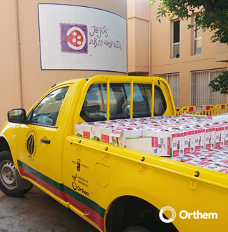 Orthem reparte 5 toneladas de leche entre Cáritas, Jesús Abandonado y el Banco de Alimentos de Murcia