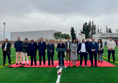 La remodelación del campo de fútbol de Lorquí, en Murcia, permite optimizar el aprovechamiento del agua