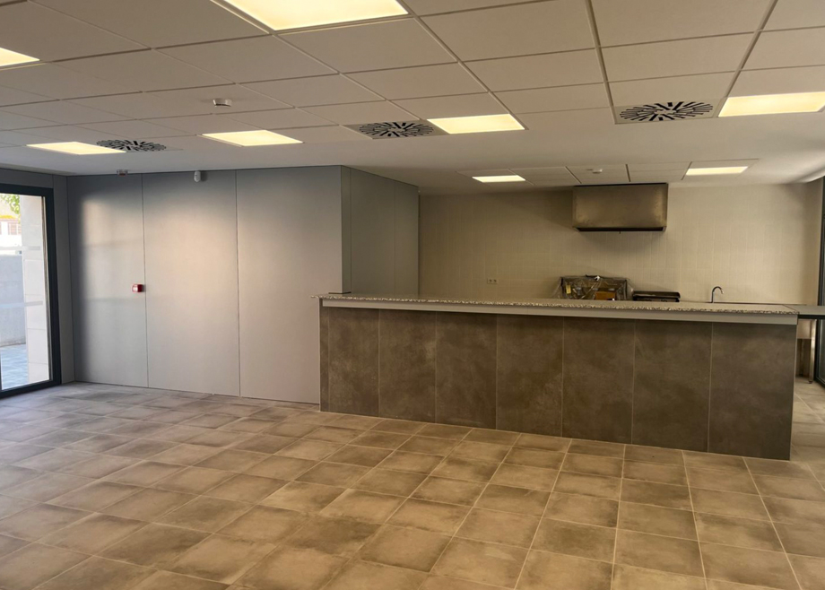 Petrer ya cuenta con el nuevo IES Azorín, un espacio educativo moderno y sostenible Petrer ya cuenta con el nuevo IES Azorín, un espacio educativo moderno y sostenible