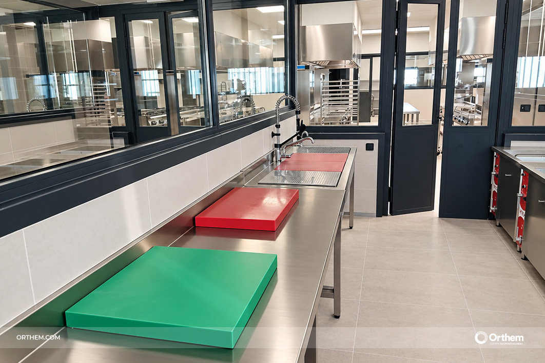 El Centro Penitenciario de Alicante estrena la ampliación de sus instalaciones El Centro Penitenciario de Alicante estrena la ampliación de sus instalaciones